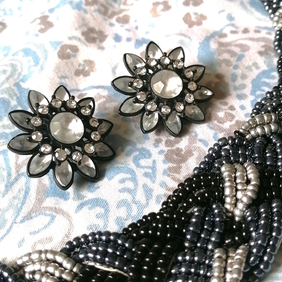 Beautiful stud earrings - Picture 5 of 5